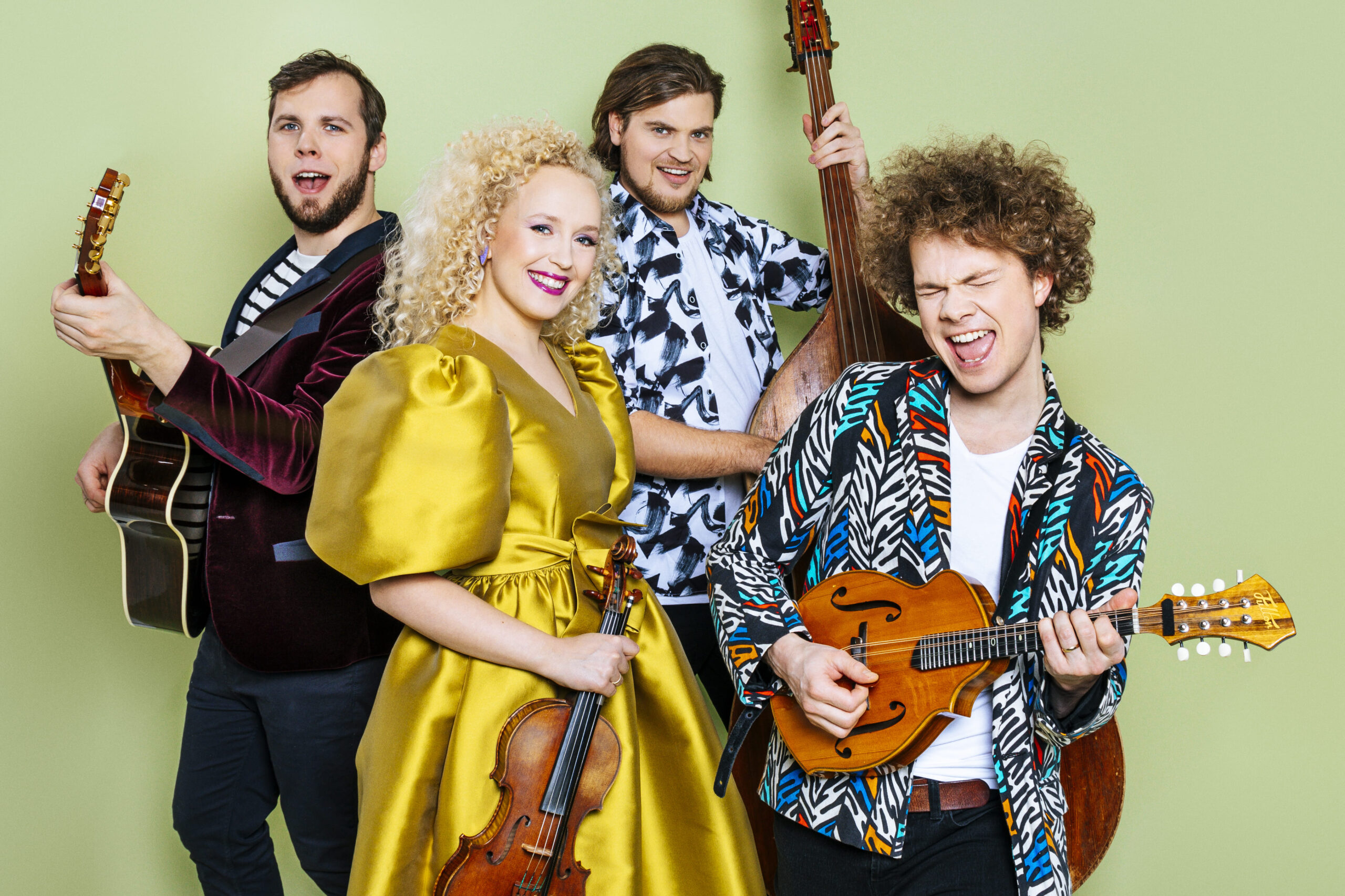 19.00 Curly Strings Kaunis muusika